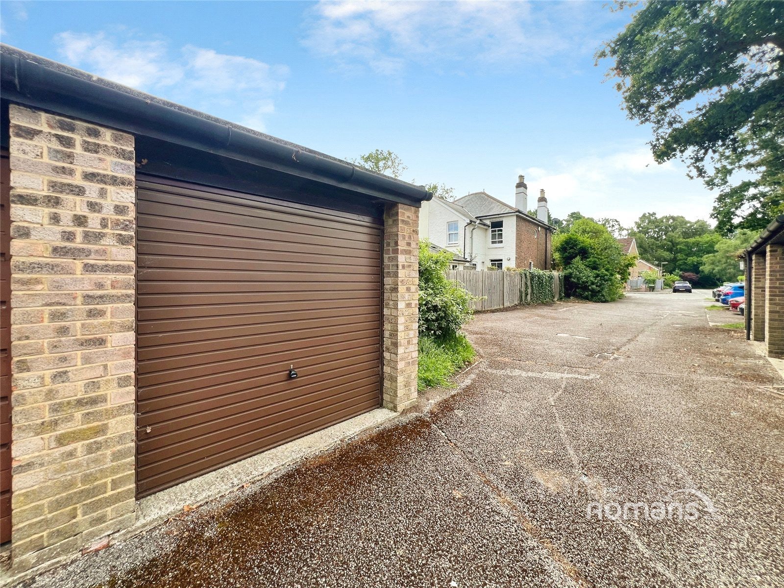 Flat Exchange Close in Rushmoor