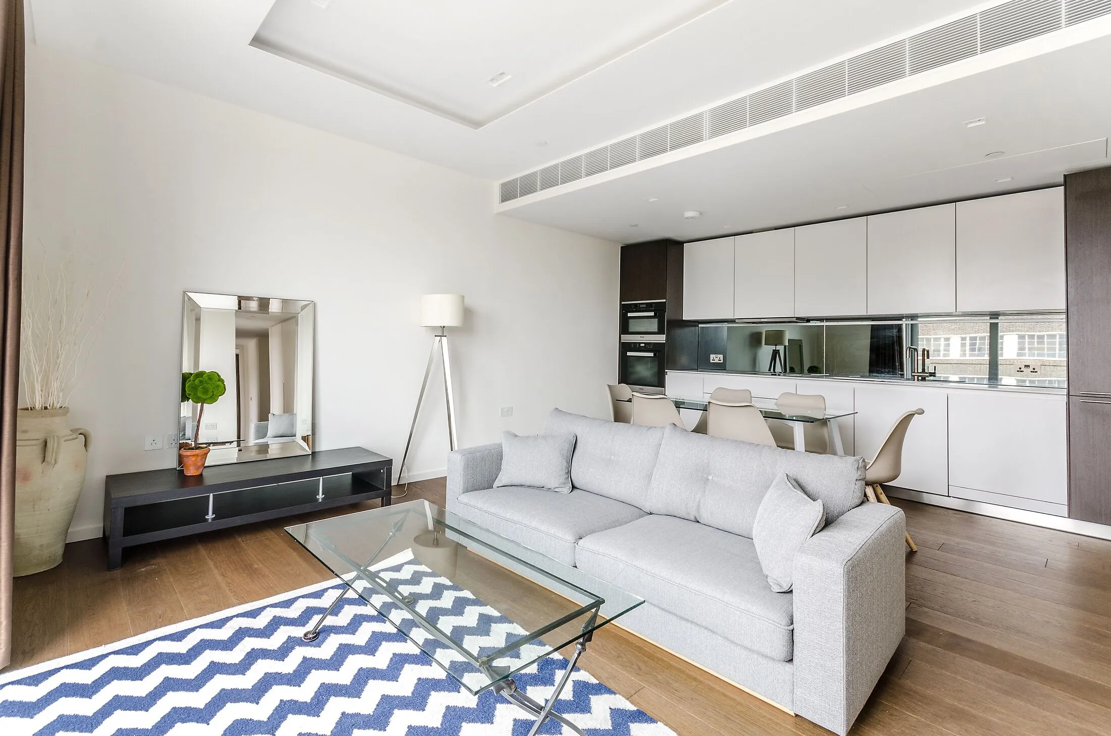 Flat Dame Street in Greater London