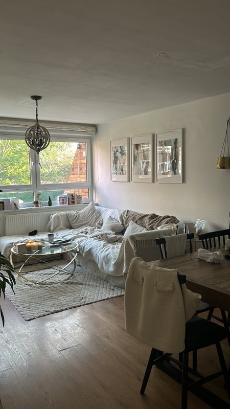 Flat Carnoustie Drive in Greater London