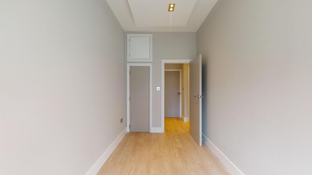 Flat Ladbroke Grove in Greater London