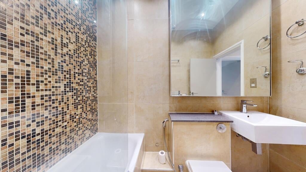 Flat Ladbroke Grove in Greater London