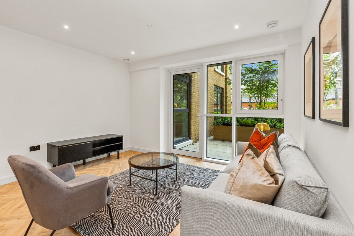 Flat Ashdown Road in Greater London