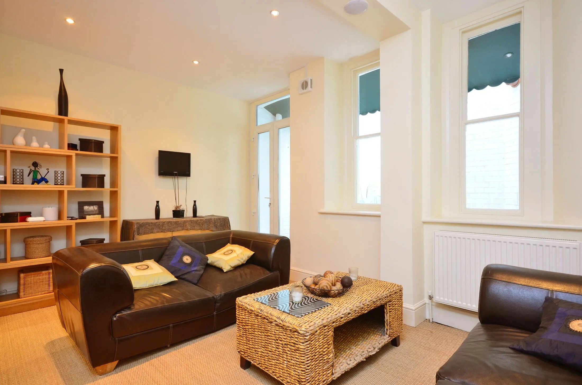 Flat Hyde Park Place Bayswater Road in City of Westminster