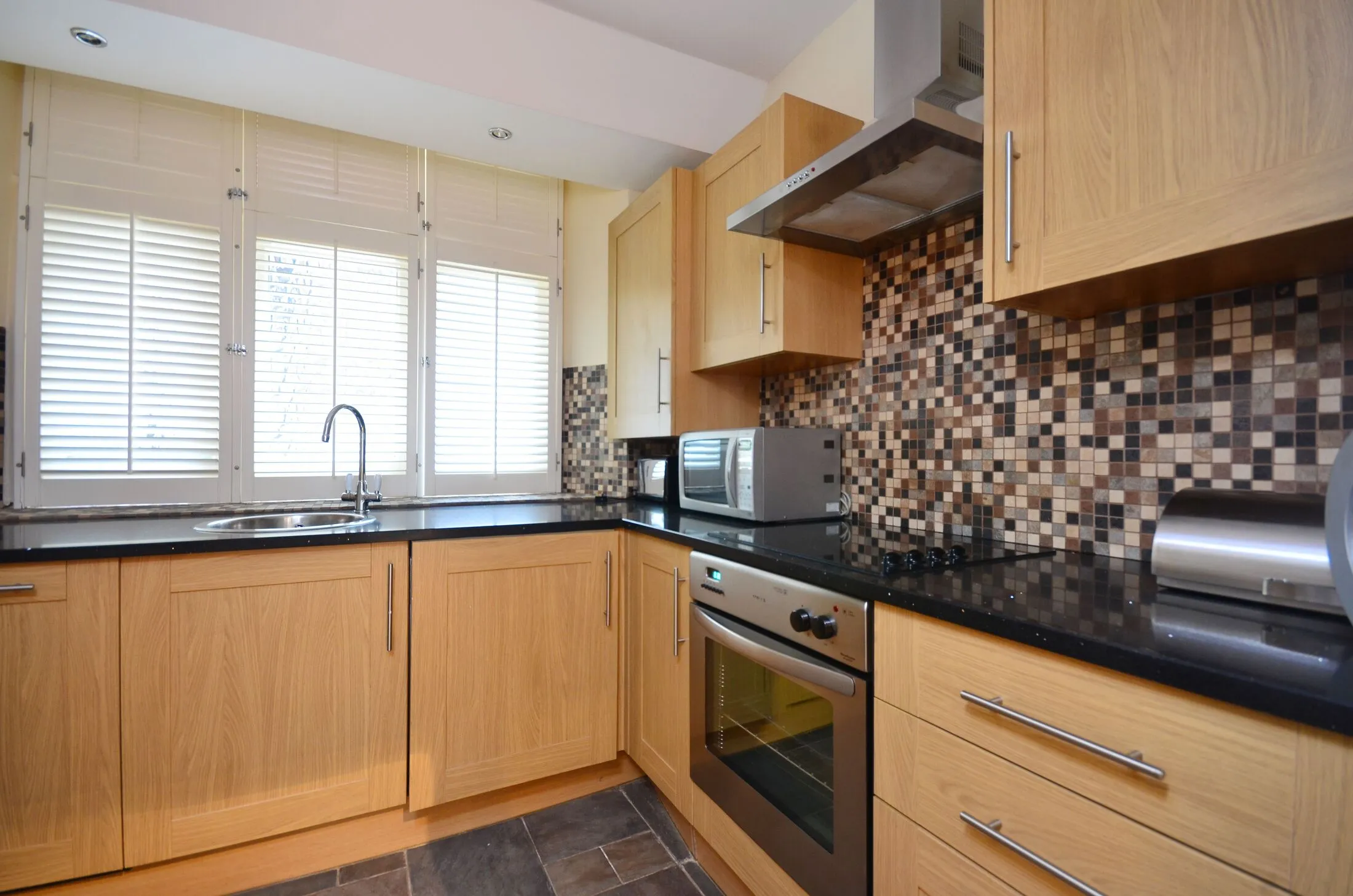 Flat Hyde Park Place Bayswater Road in City of Westminster
