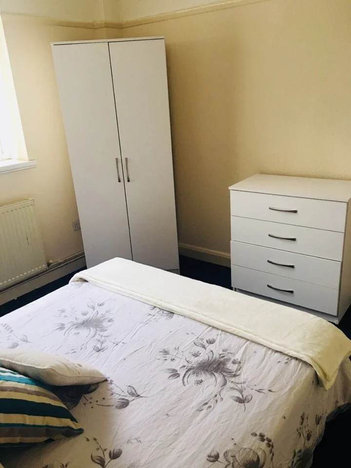 Room High Street in Sandwell