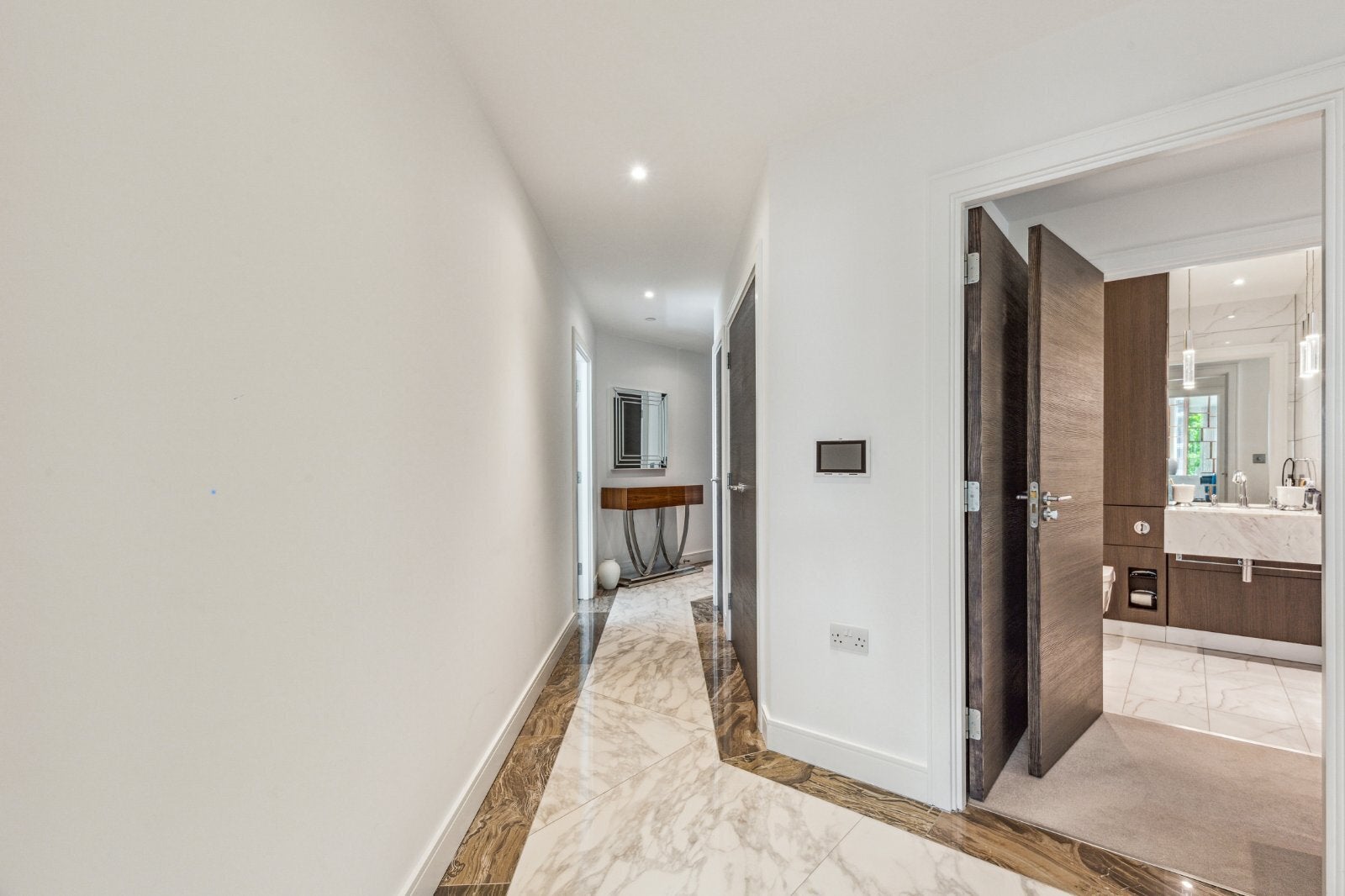 Flat Beadon Road in Greater London