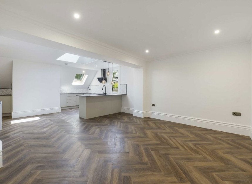 Flat Hillmarton Road in Greater London