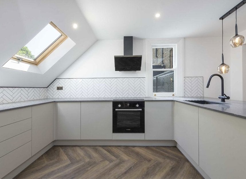 Flat Hillmarton Road in Greater London