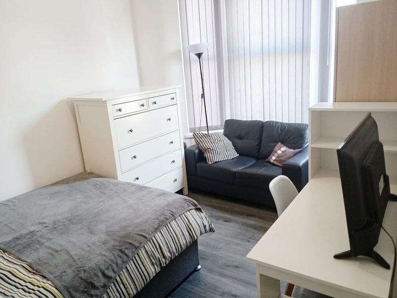 Room Saxony Road in Liverpool