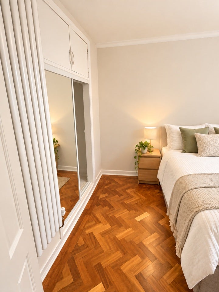 Room London Road in Greater London