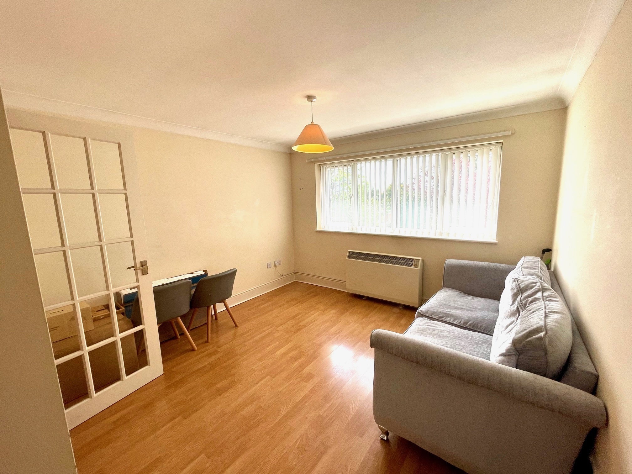 Flat Waterloo Road in Southampton