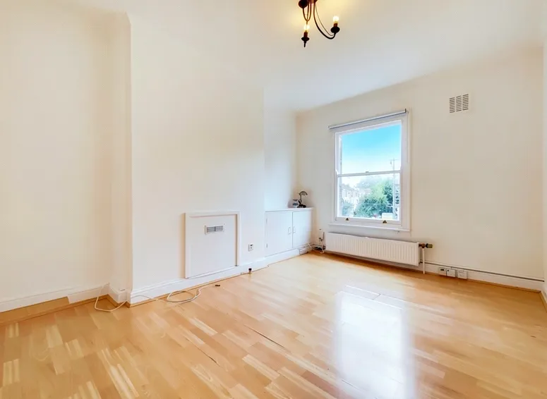 Flat Crayford Road in Greater London