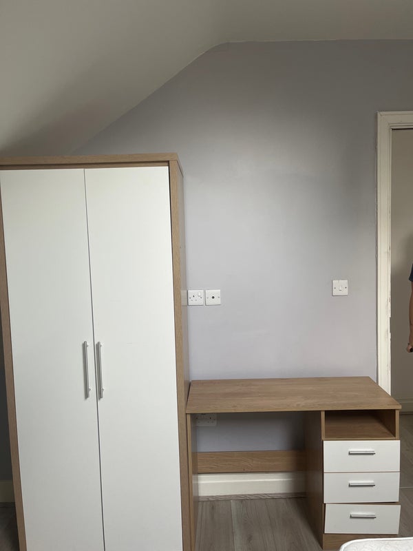 Room Holly Road in Liverpool