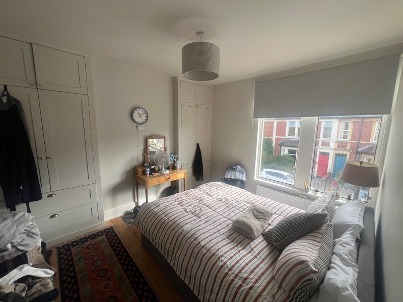 Room Falmouth Road in Bristol