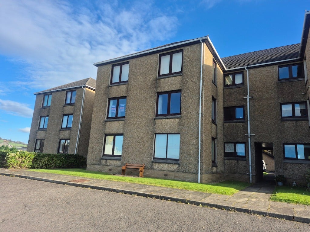 Flat Kelburn Court in Largs