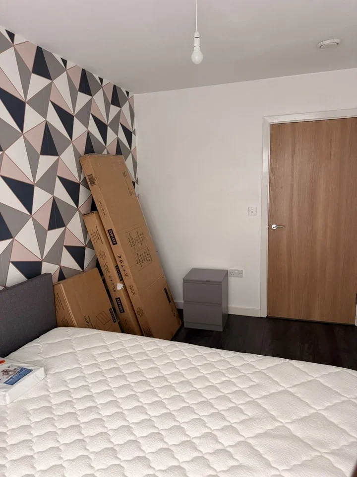 Room South Mayne in Basildon