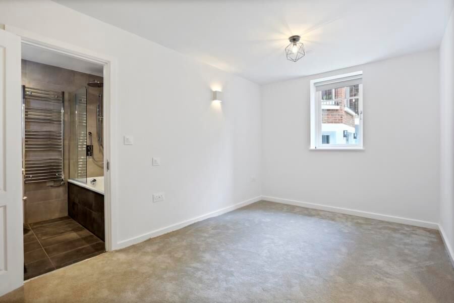 Flat Compayne Gardens in Greater London