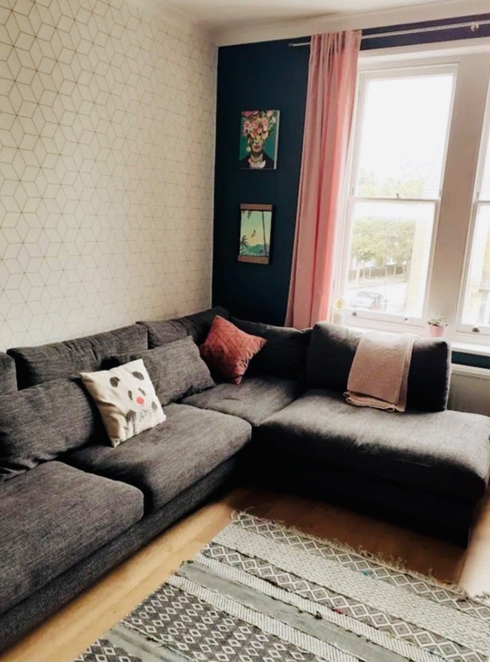 Flat Robinson Road in Greater London