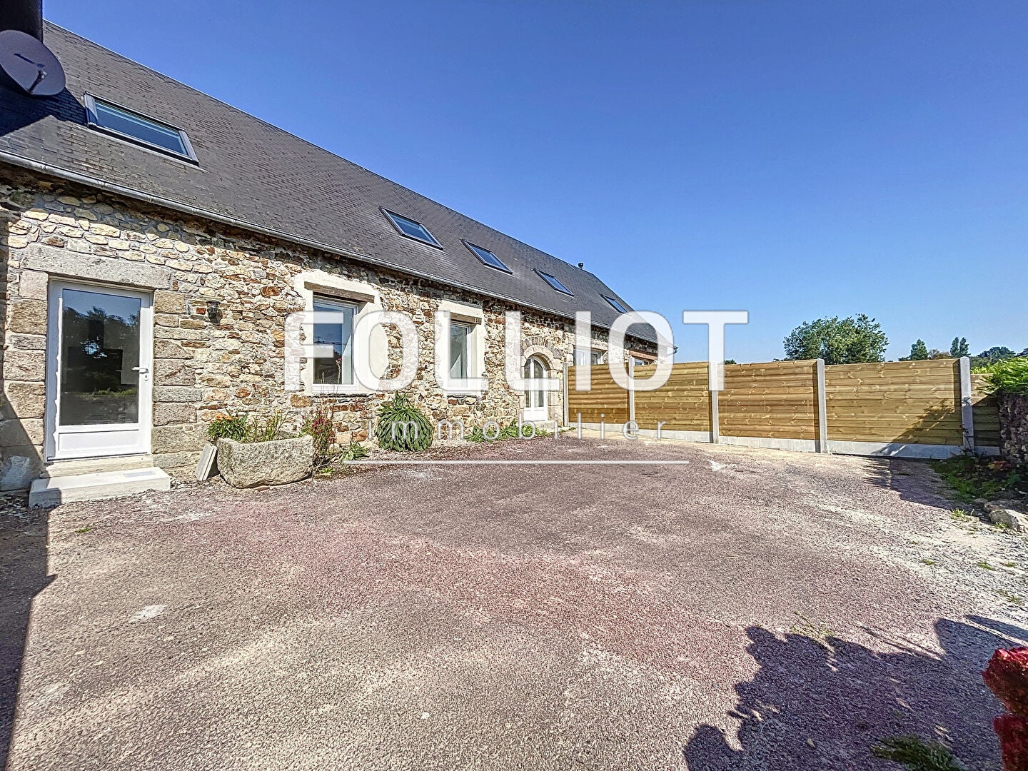 House Rue Maurice Marland in Donville-les-Bains