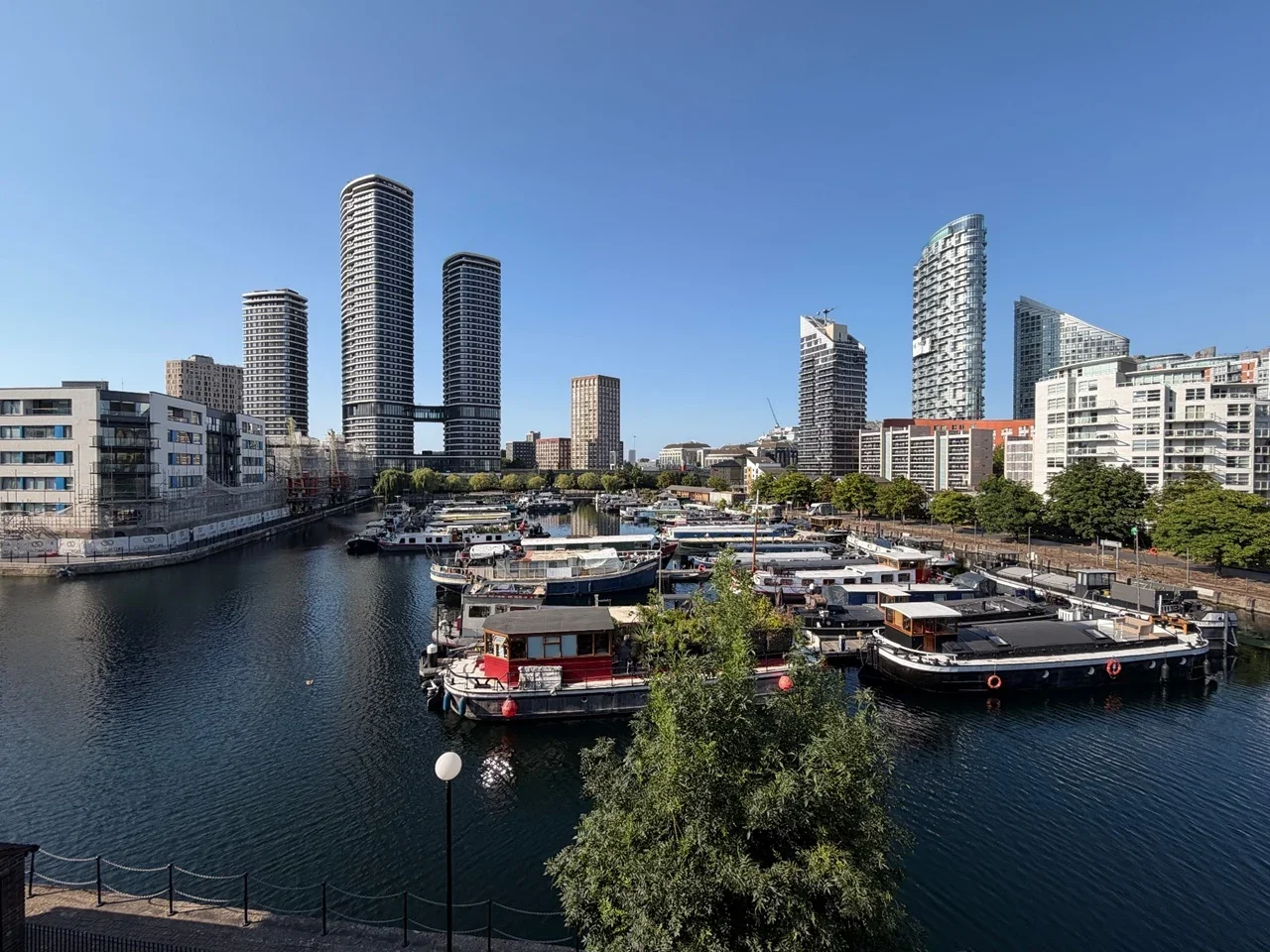 Flat Landons Close in Greater London