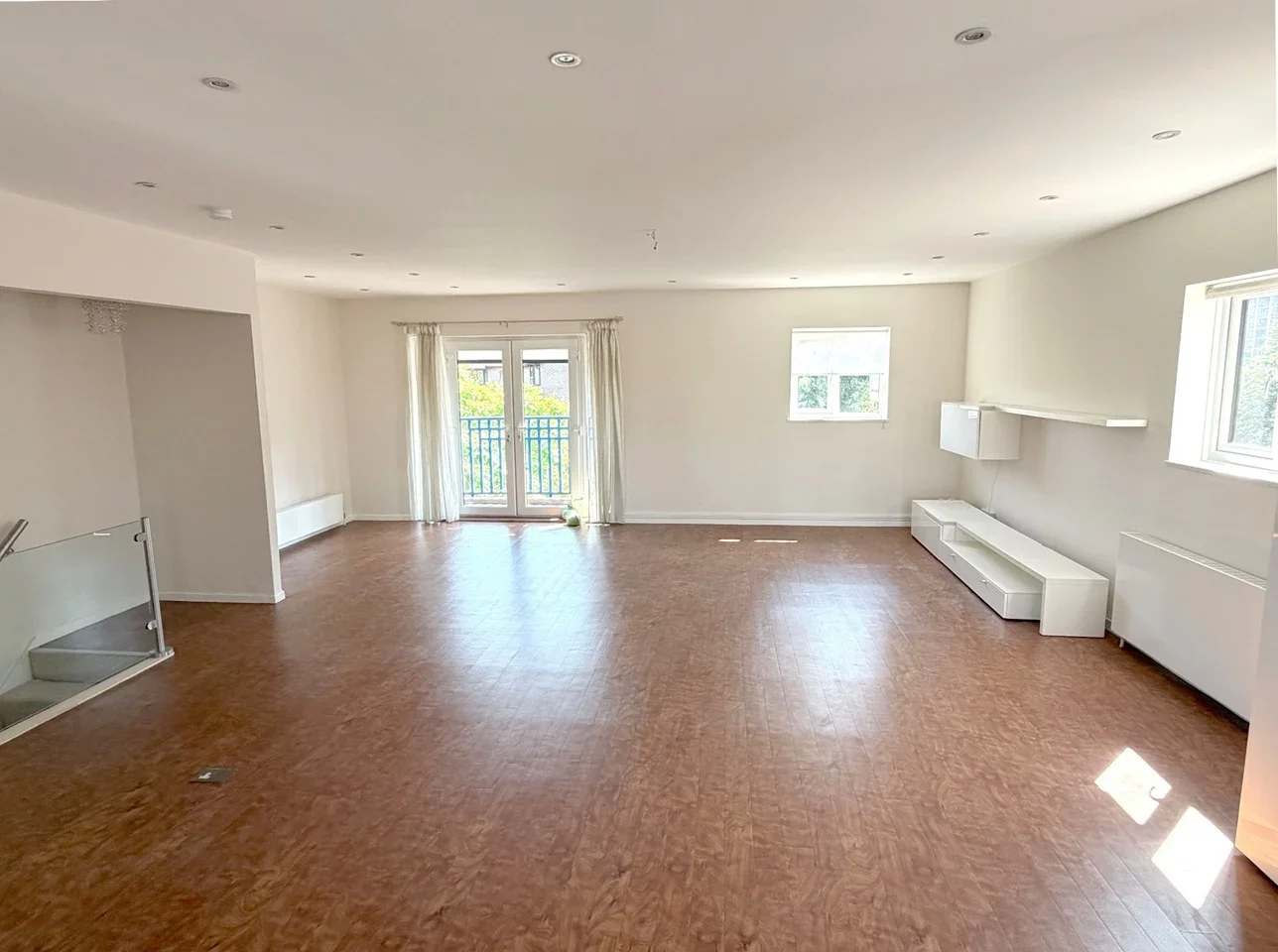 Flat Landons Close in Greater London