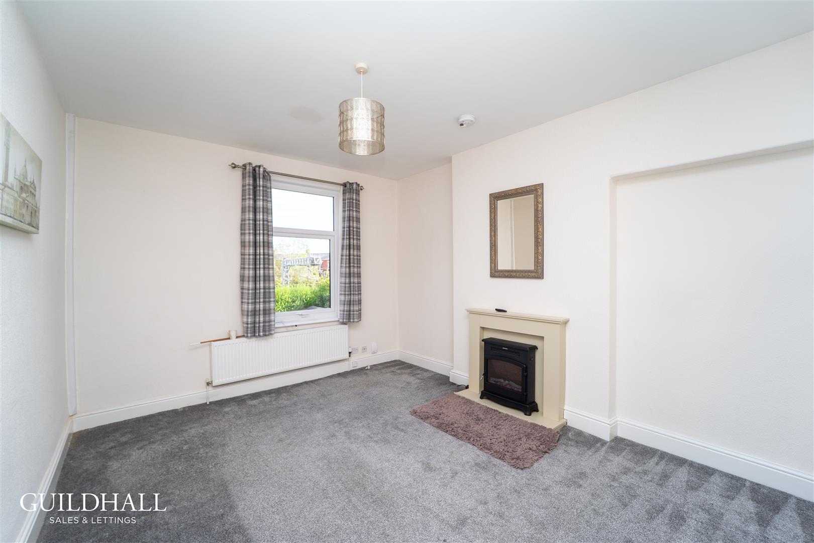 Flat Waterloo Road in Preston