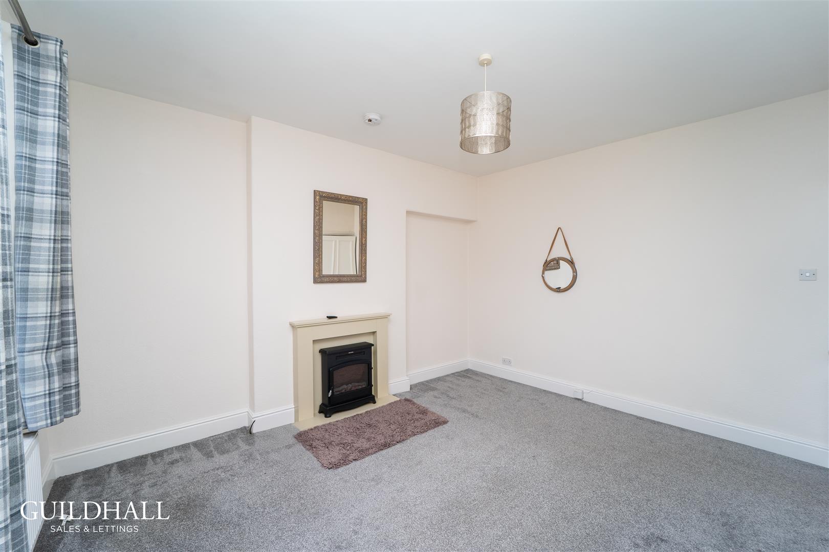 Flat Waterloo Road in Preston