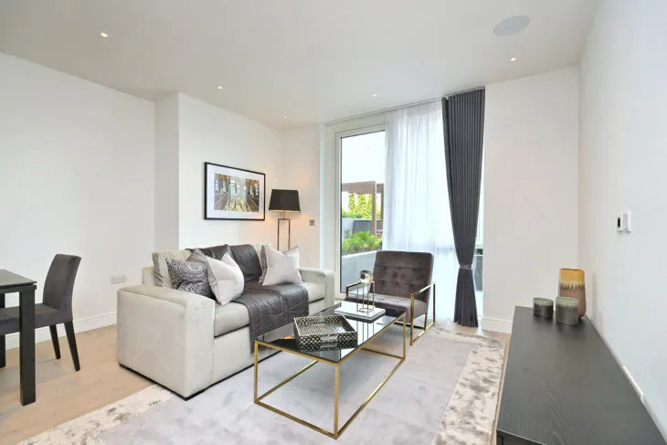 Flat Thurstan Street in Greater London