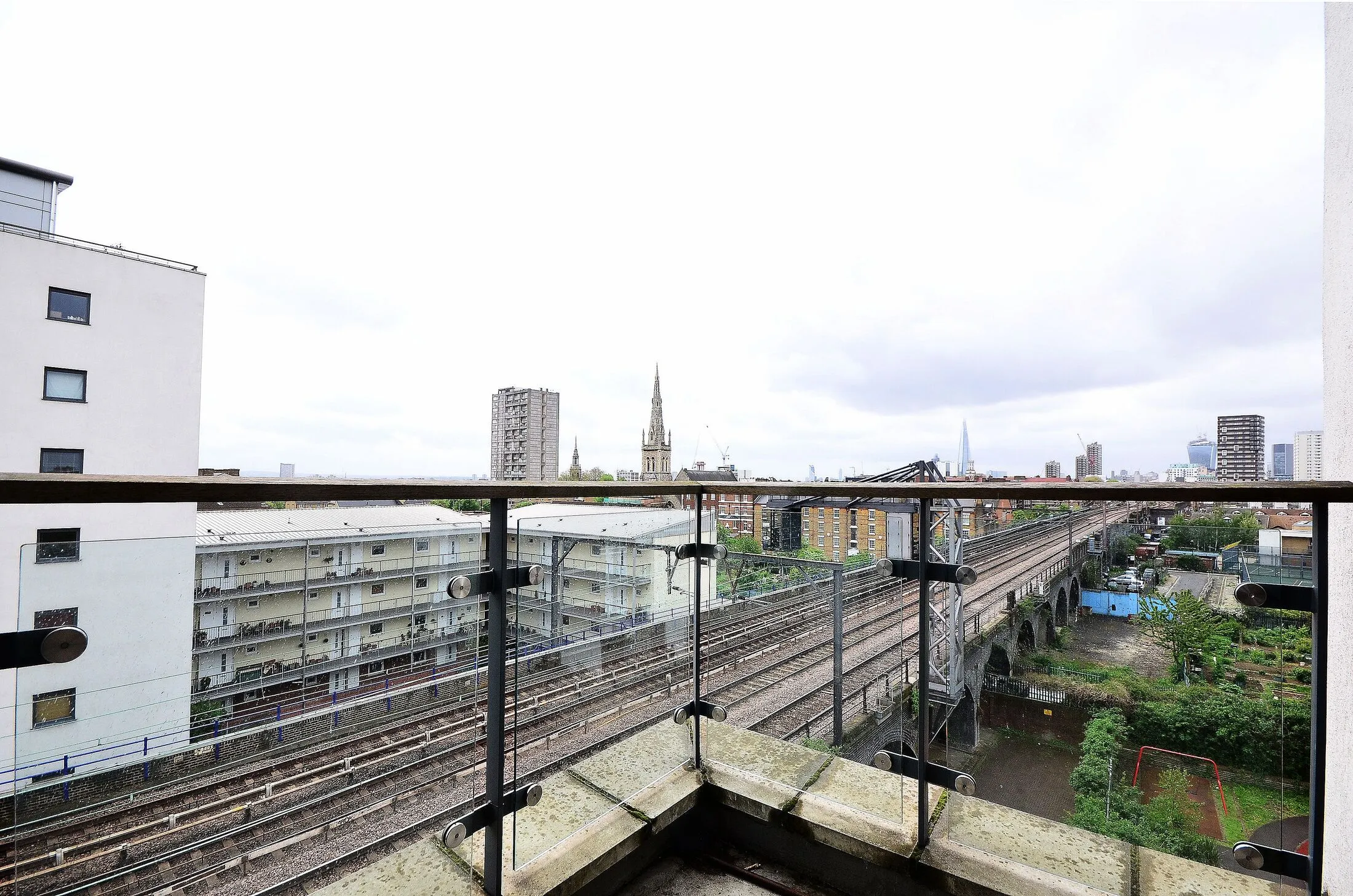 Flat Devonport Street in Greater London
