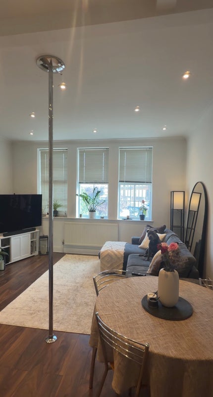 Room Wandsworth High Street in Greater London