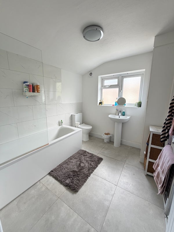 Room Astbury Road in Greater London