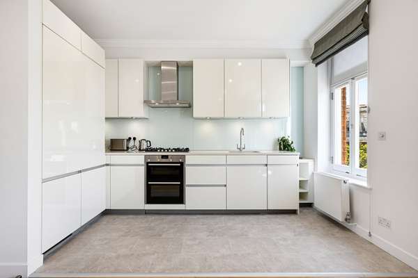 Flat Brompton Road in Greater London