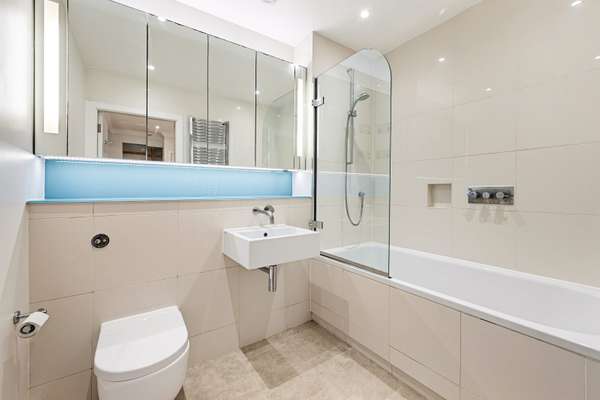 Flat Brompton Road in Greater London