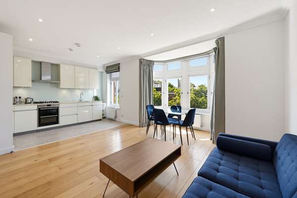 Flat Brompton Road in Greater London