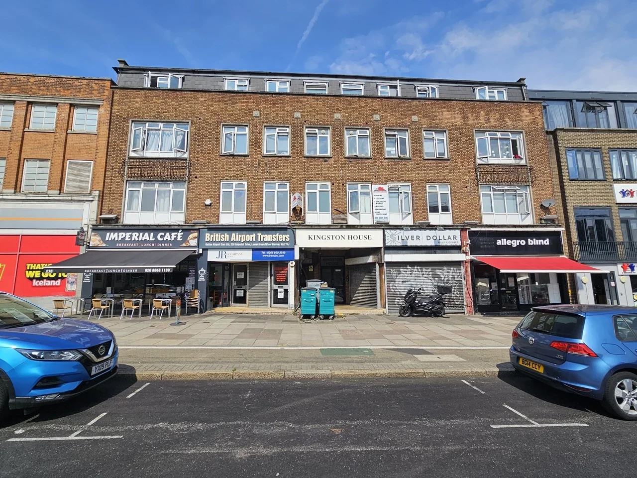 Flat Imperial Drive in Greater London