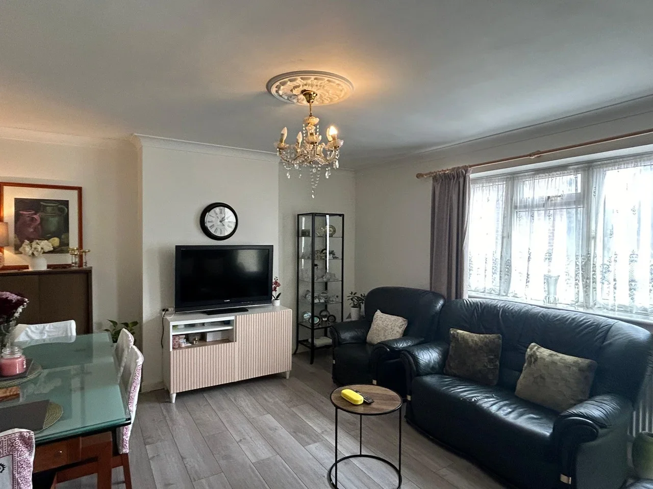 Flat Suffolk Court in Greater London