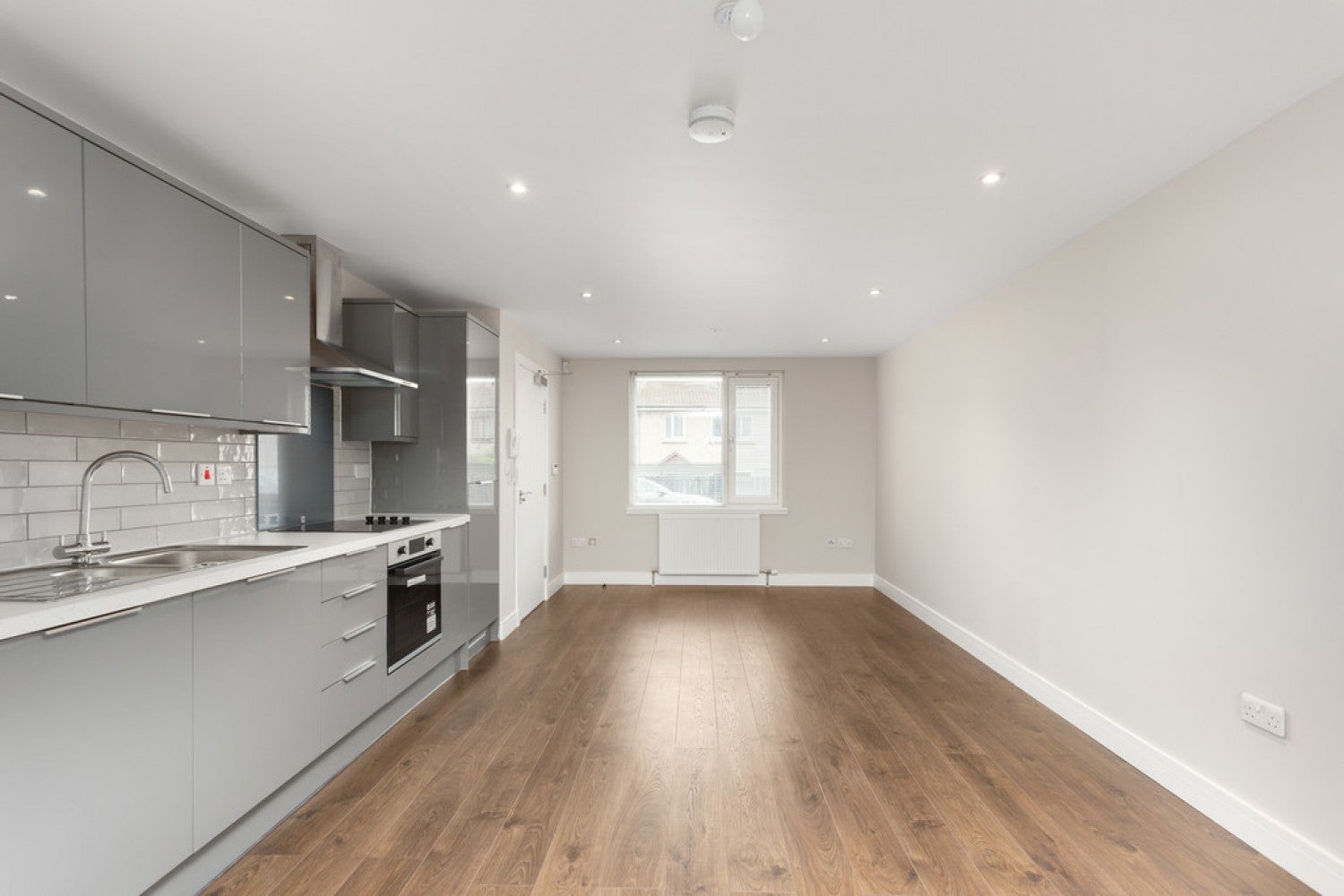 Flat Burdiehouse Terrace in City of Edinburgh
