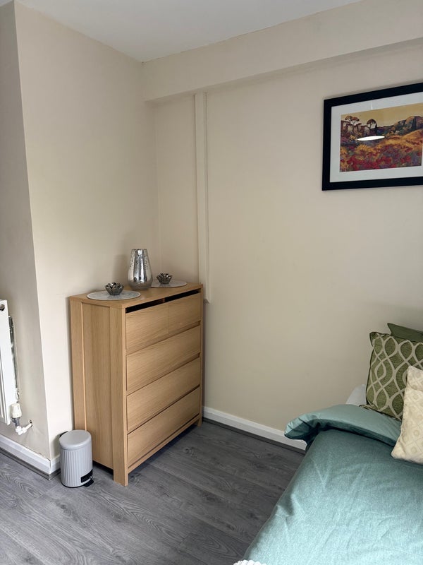 Room Highbridge Road in Dudley