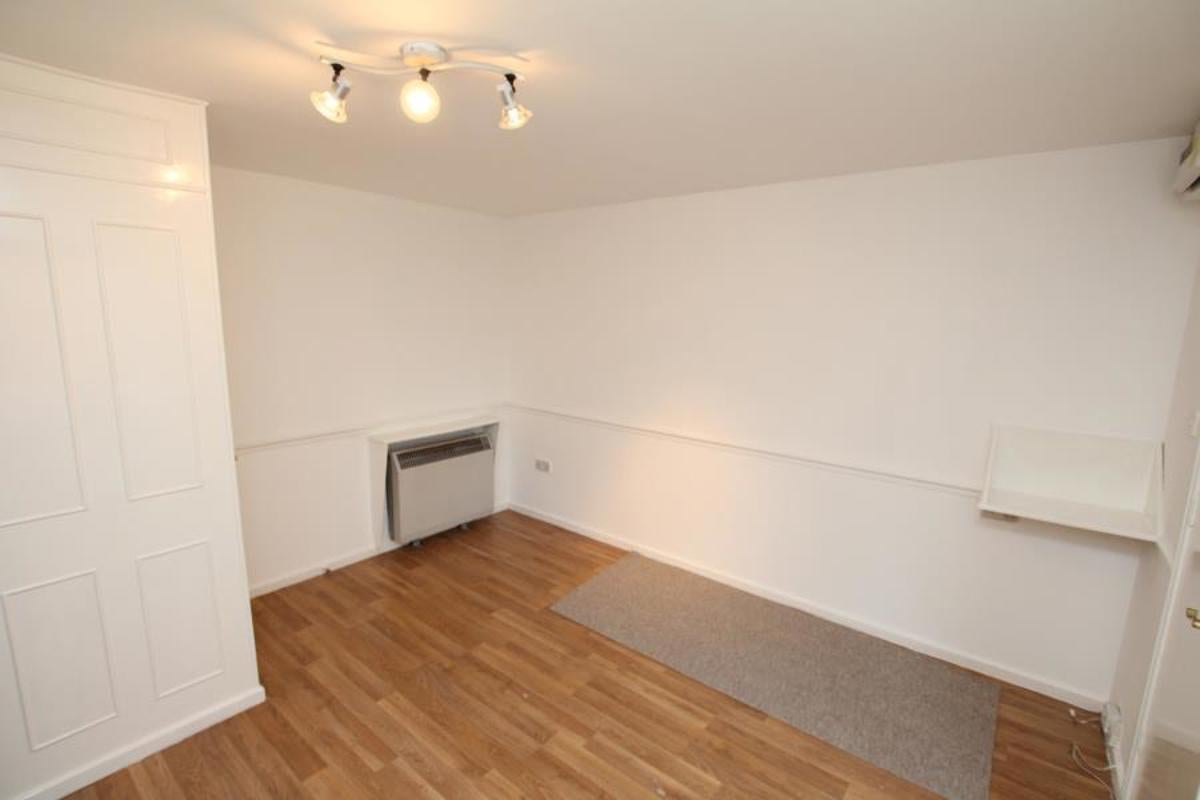 Flat Great Meadow Road in Bradley Stoke