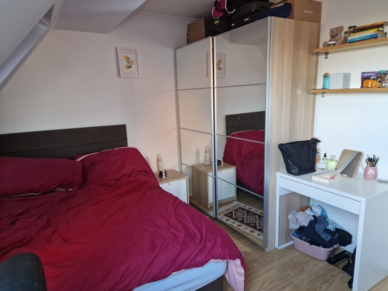 Room Grosvenor Wharf Road in Greater London