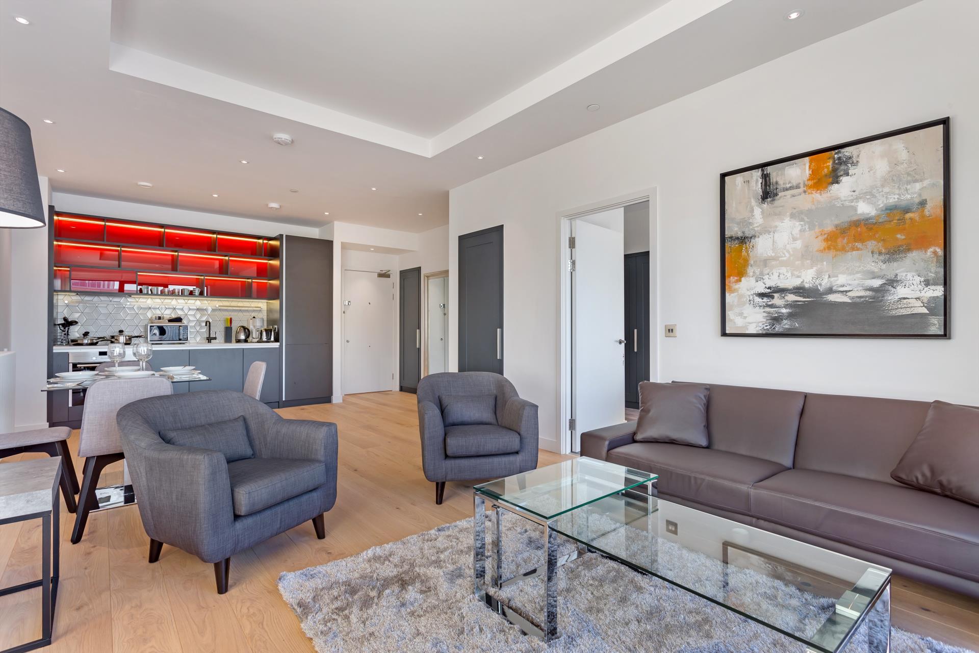 Flat Botanic Square in Greater London