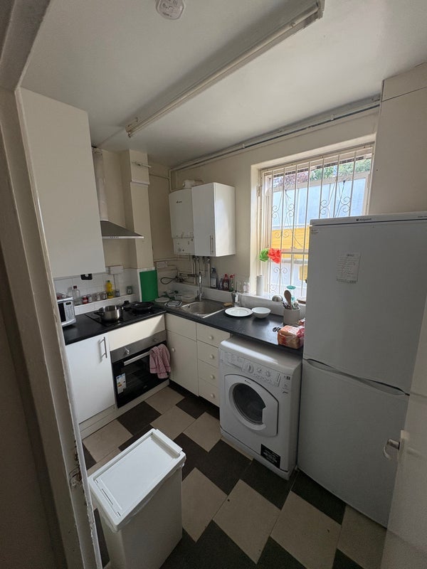 Room Rockingham Street in Greater London
