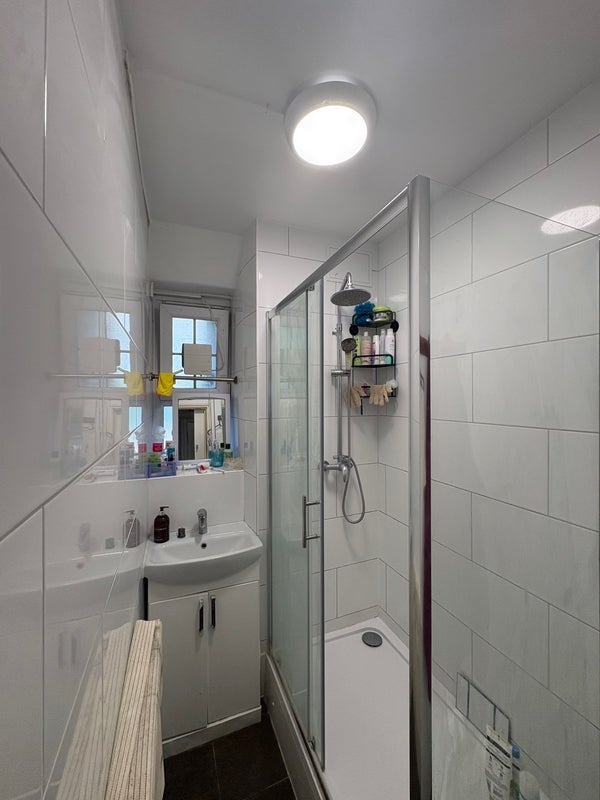 Room Rockingham Street in Greater London