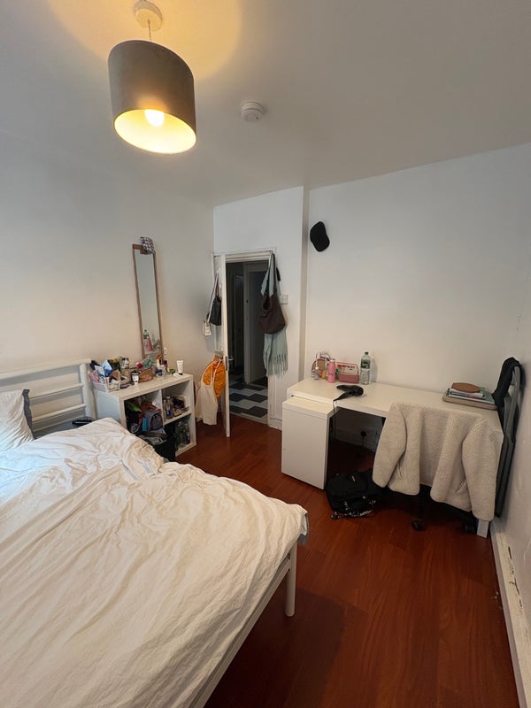 Room Rockingham Street in Greater London