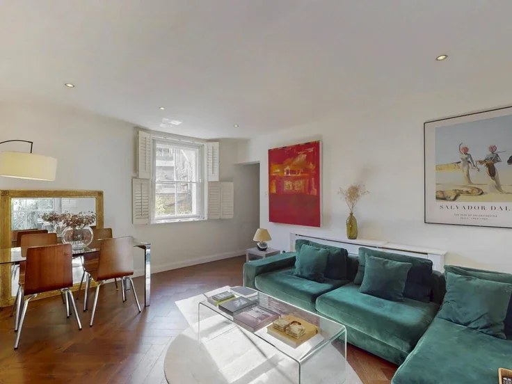Flat Shepperton Road in Greater London