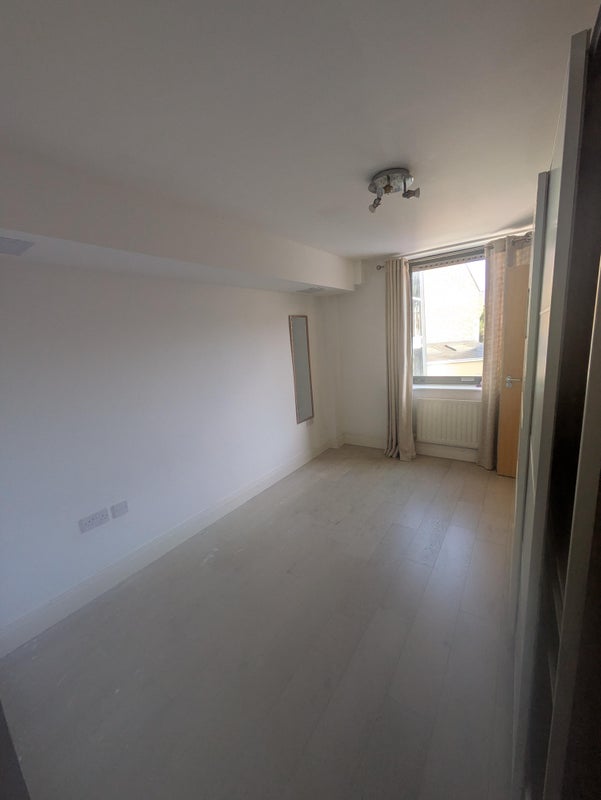 Room Streamline Mews in Greater London