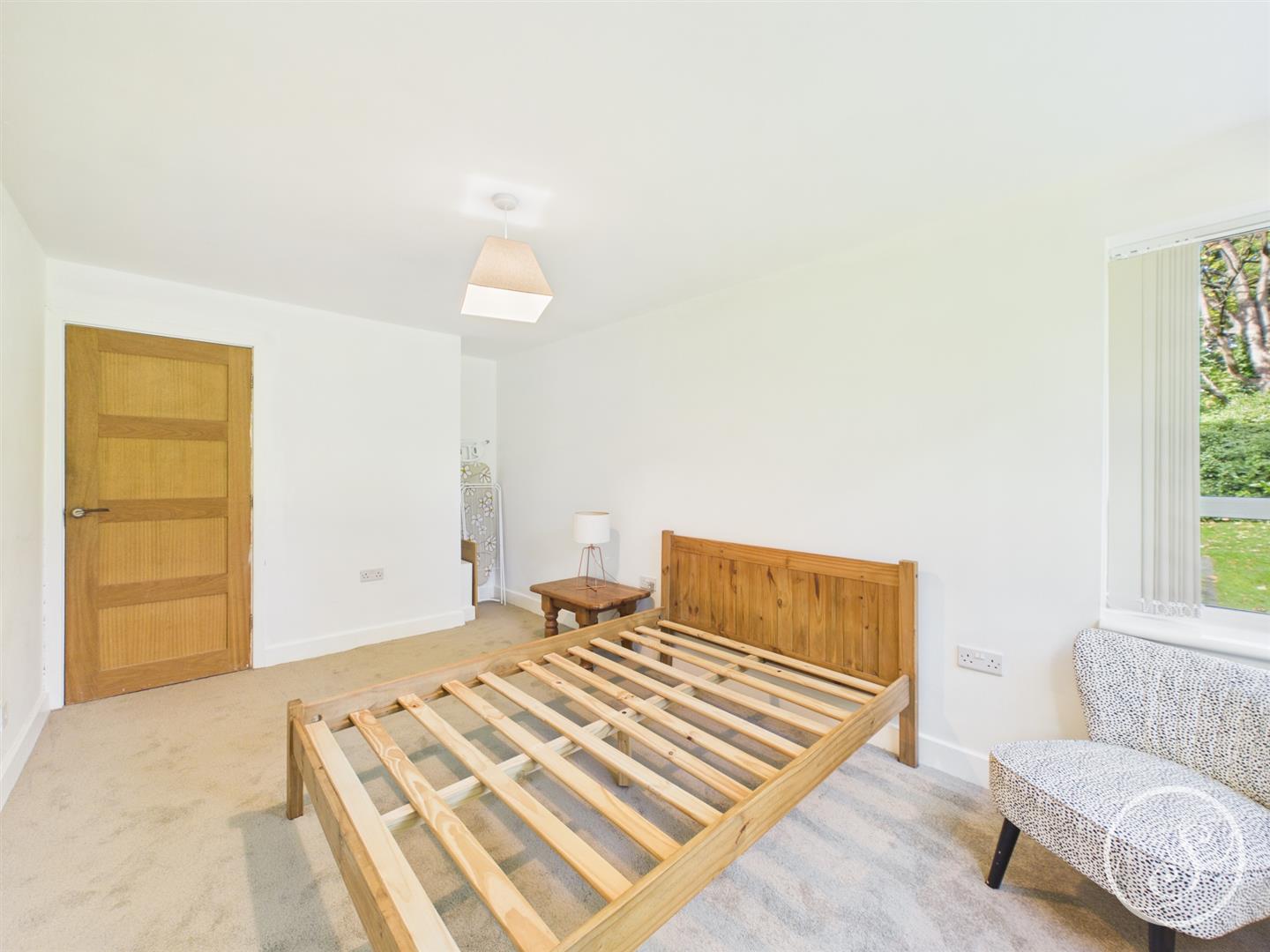 Flat Newton Garth in Leeds