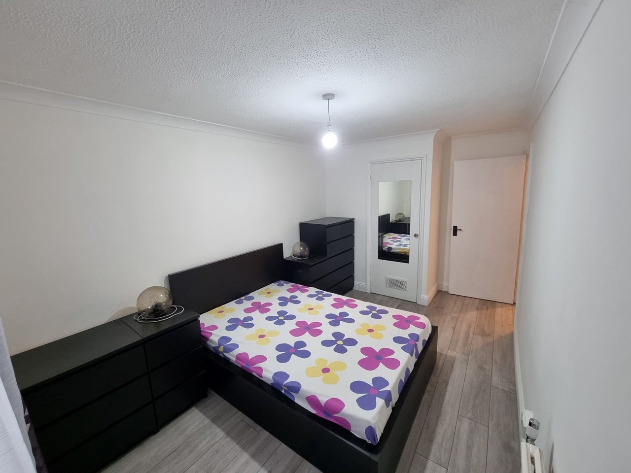 Flat Hunsdon Close in Greater London