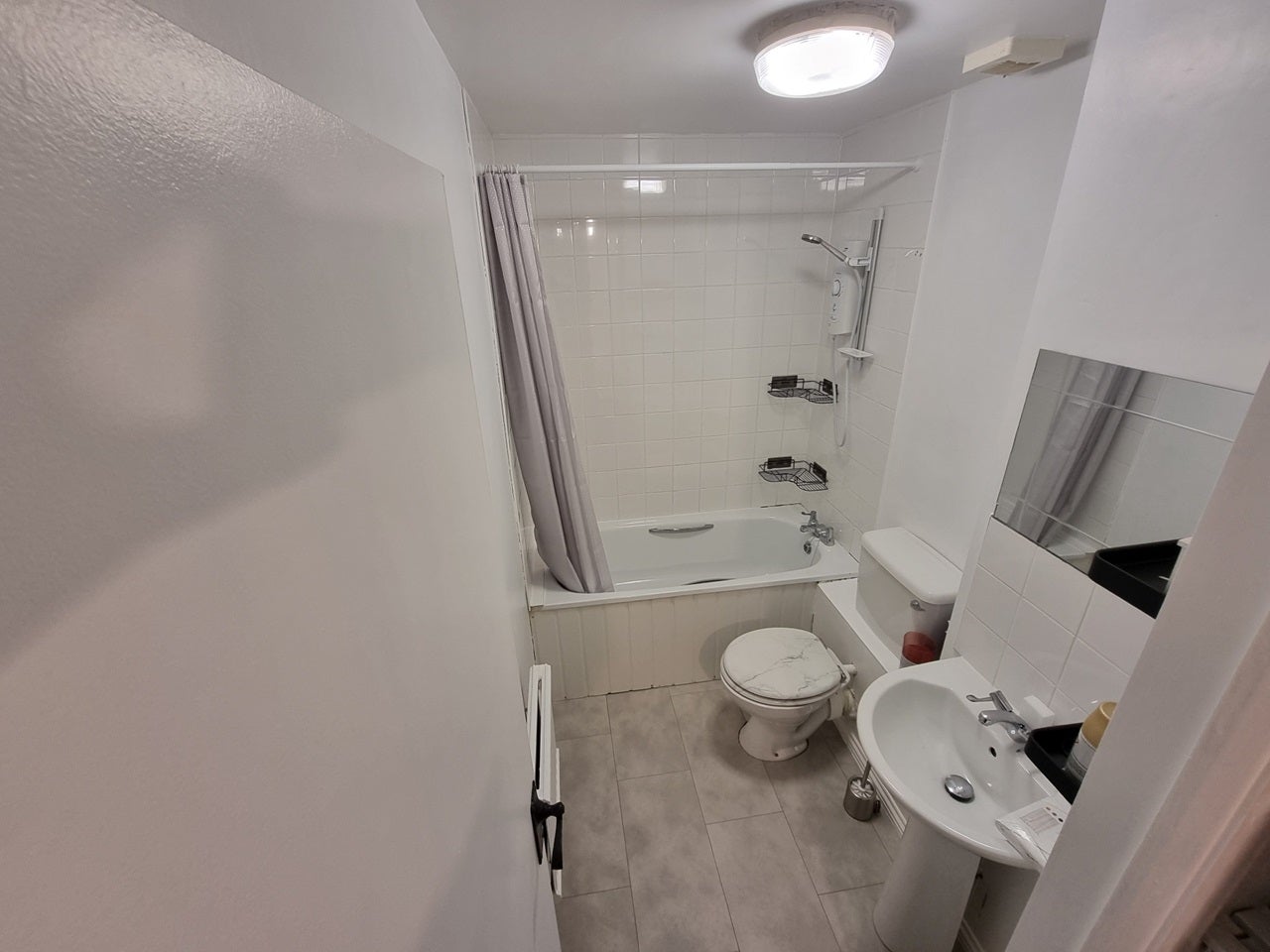 Flat Hunsdon Close in Greater London