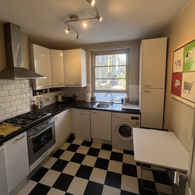 Room Northcote Road in Greater London